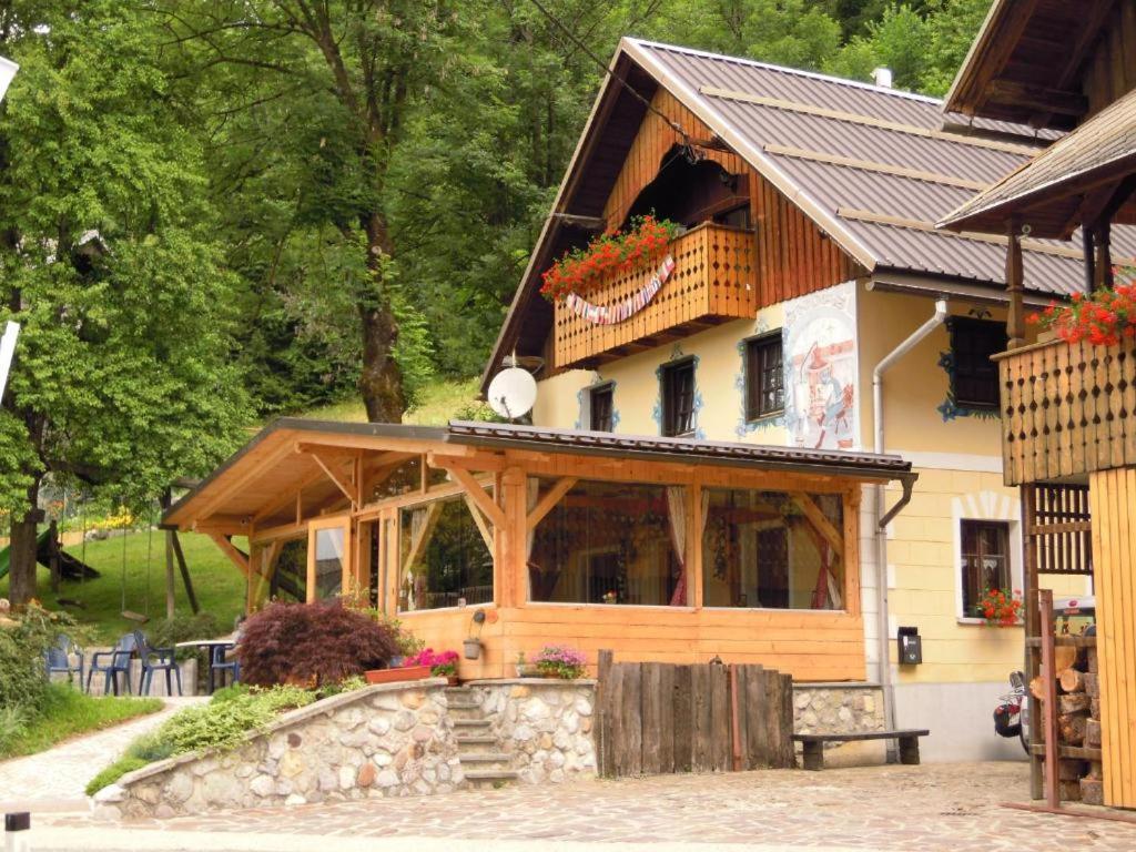 Farm Stay Trlej Begunje na Gorenjskem Exterior photo